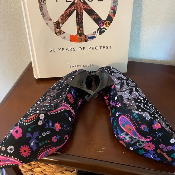 BETSYVILLE PUMPS in black lace and rhinestones size 8 - Picture 5 of 10